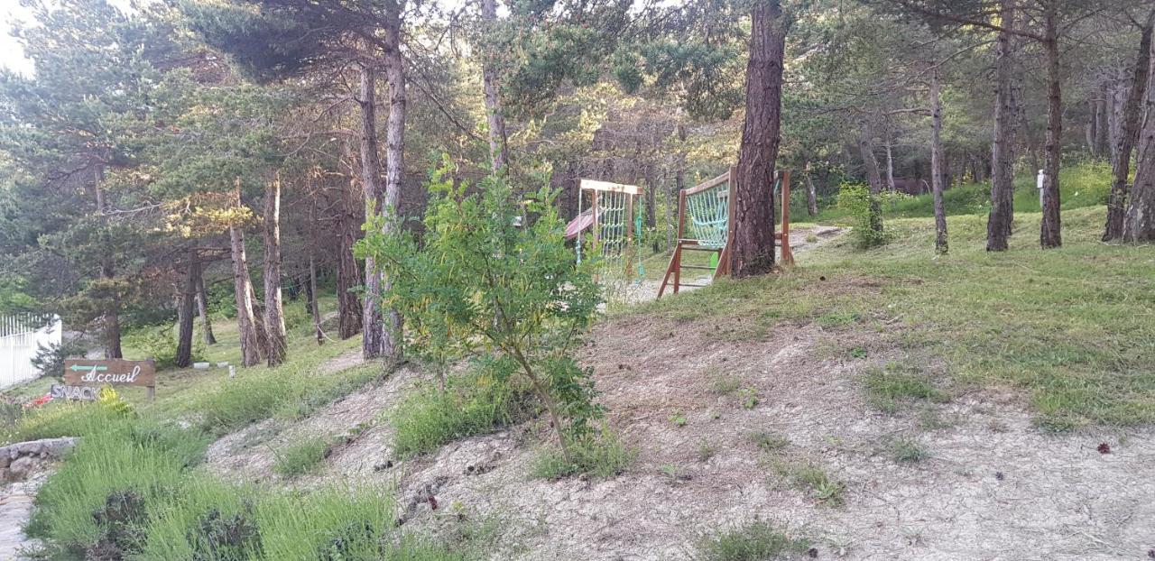 Camping La Chabannerie Hotell Saint-Martin-de-Clelles Eksteriør bilde